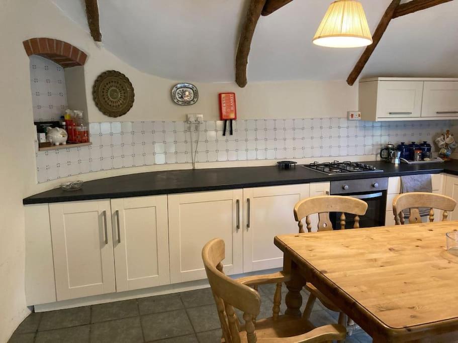 Stable Cottage - Sleeps 6, Near Lulworth Cove Dorchester Extérieur photo
